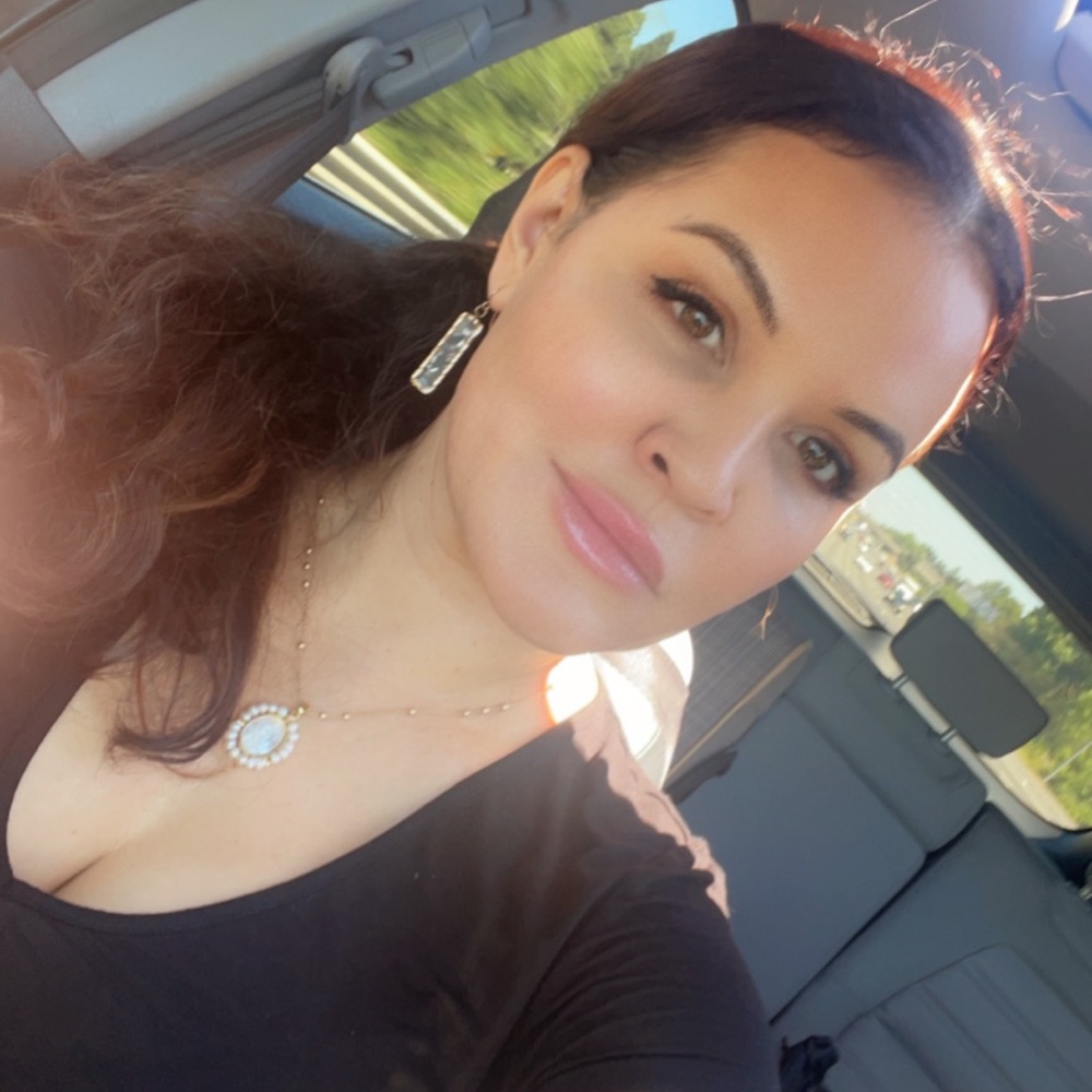 Meet your Posher, Laura